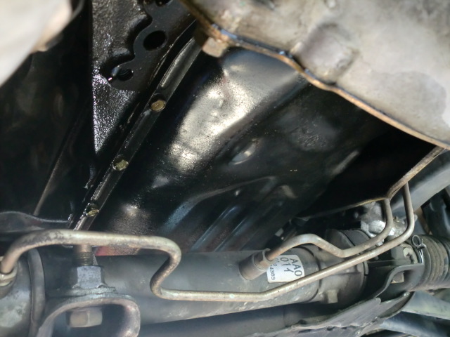スカイライン　R34 パワステホース　オイルもれ